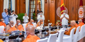 Sri Lanka - Country should not remain stagnated: We should progress commercially : Maha Sanga