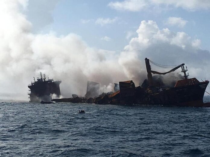 MV Express Pearl ship is sinking in Sri Lanka