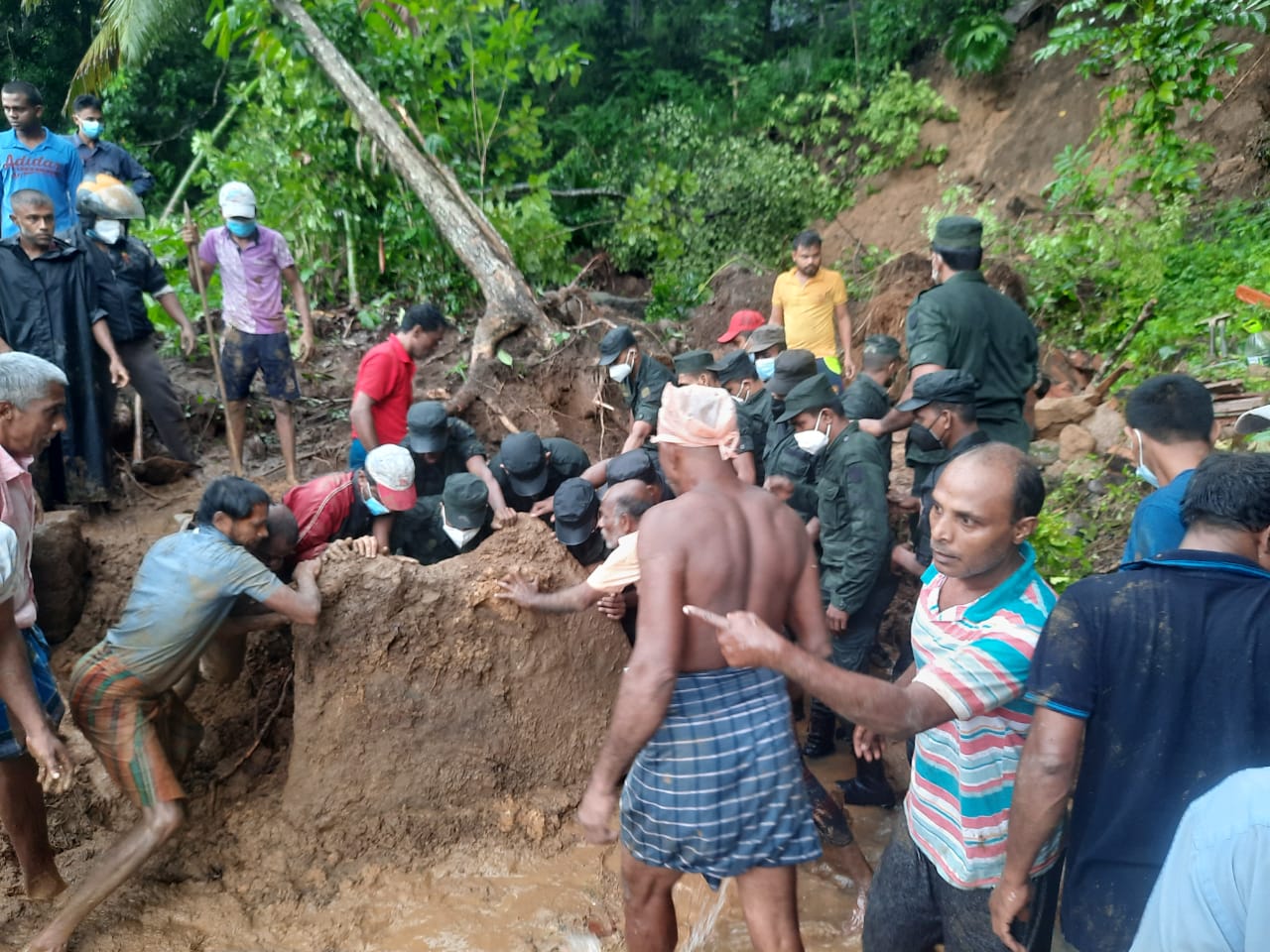 Four family members missing in Balangoda due to landslide