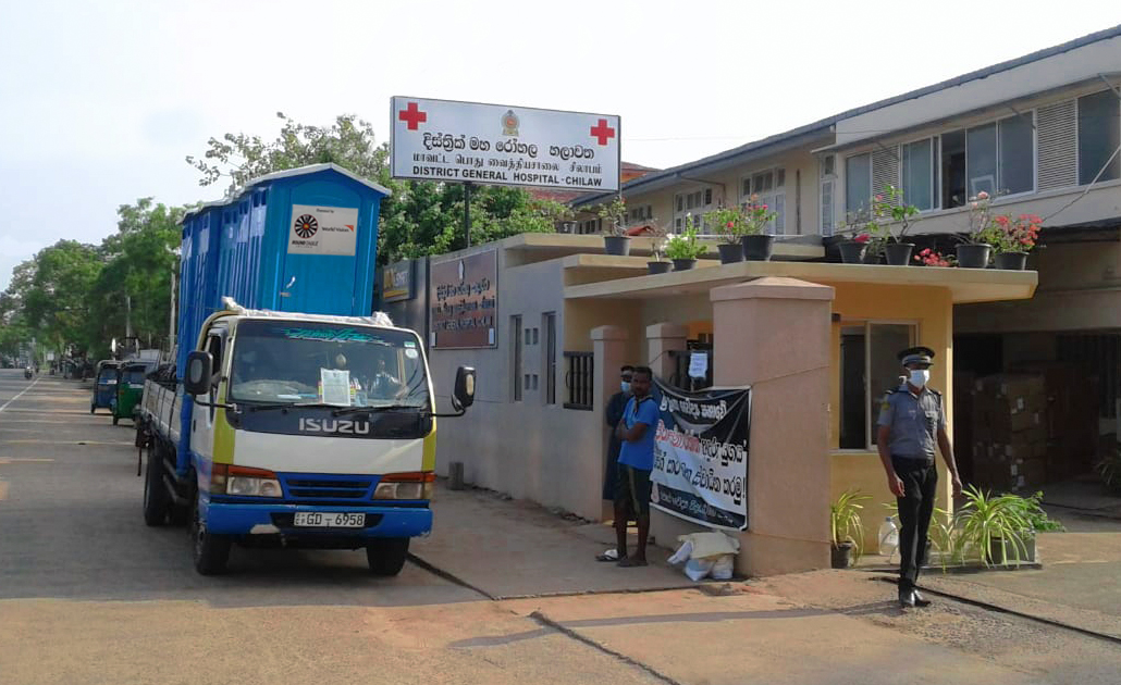 World Vision & Round Table Sri Lanka Donated Mobile Toilets to Chilaw Hospital
