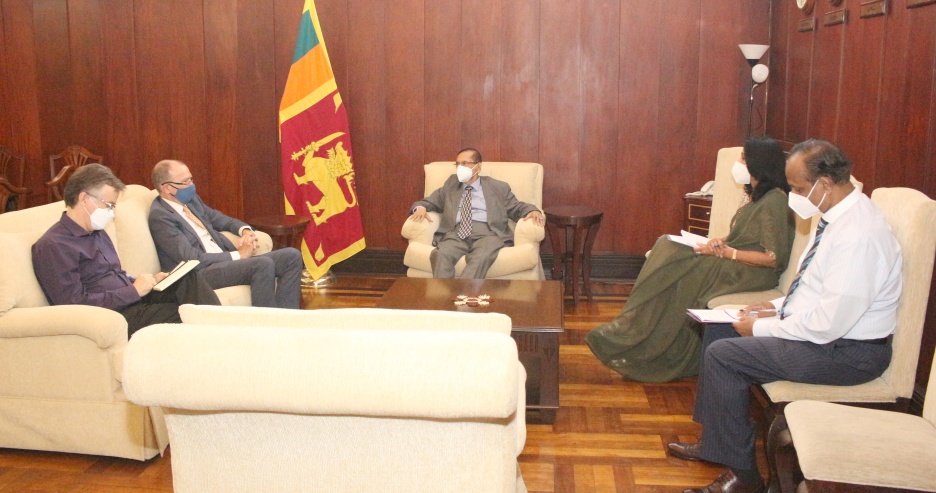 Foreign Minister Prof. G. L. Peiris meets with Canadian High Commissioner David McKinnon
