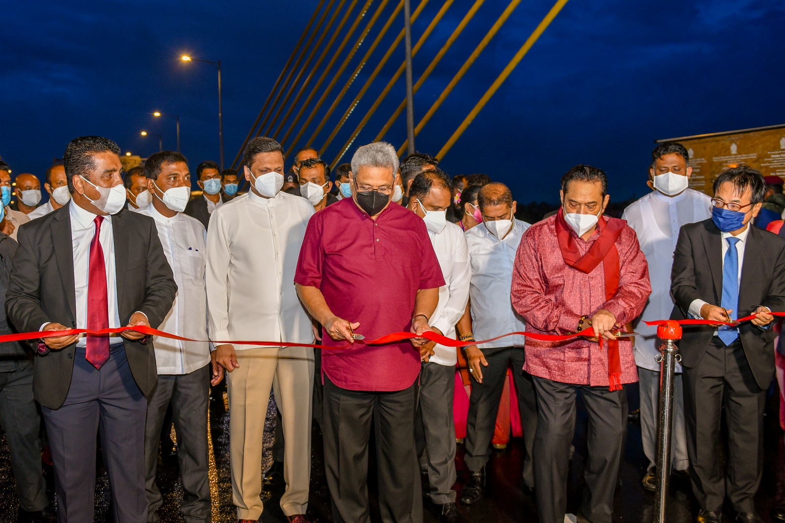 Golden Gate Kalyani Bridge vested with the public by President Gotabaya Rajapaksa and Prime Minister Mahinda Rajapaksa