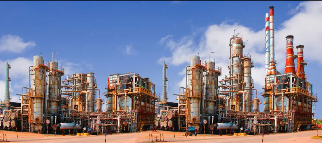 Sapugaskanda Oil Refinery to close and there is no fuel shortage in Sri Lanka