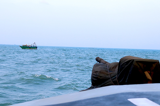Sri Lanka Navy seizes 06 Indian fishing trawlers whilst poaching in Sri Lankan waters
