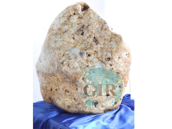 This is the world’s largest Natural Corundum weight around 310 kilograms and its 1,550,000 carats had been discovered by GIR Lanka Private Limited from Rathnapura, Sri Lanka.