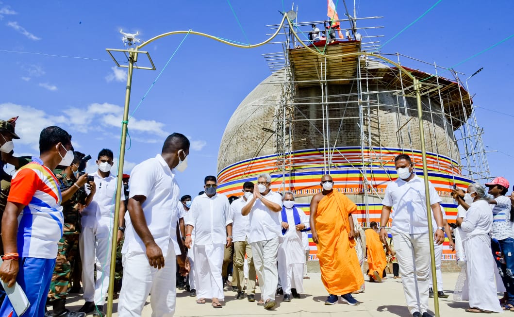 President Enshrines Offerings to the Restored Kuragala Pagoda During His Surprise Visit 