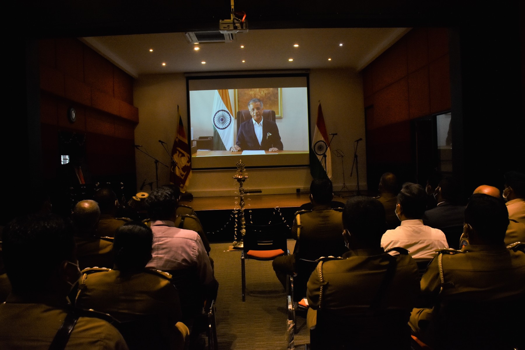 Launch of a special Hindi language course for Sri Lanka Police on World Hindi Day