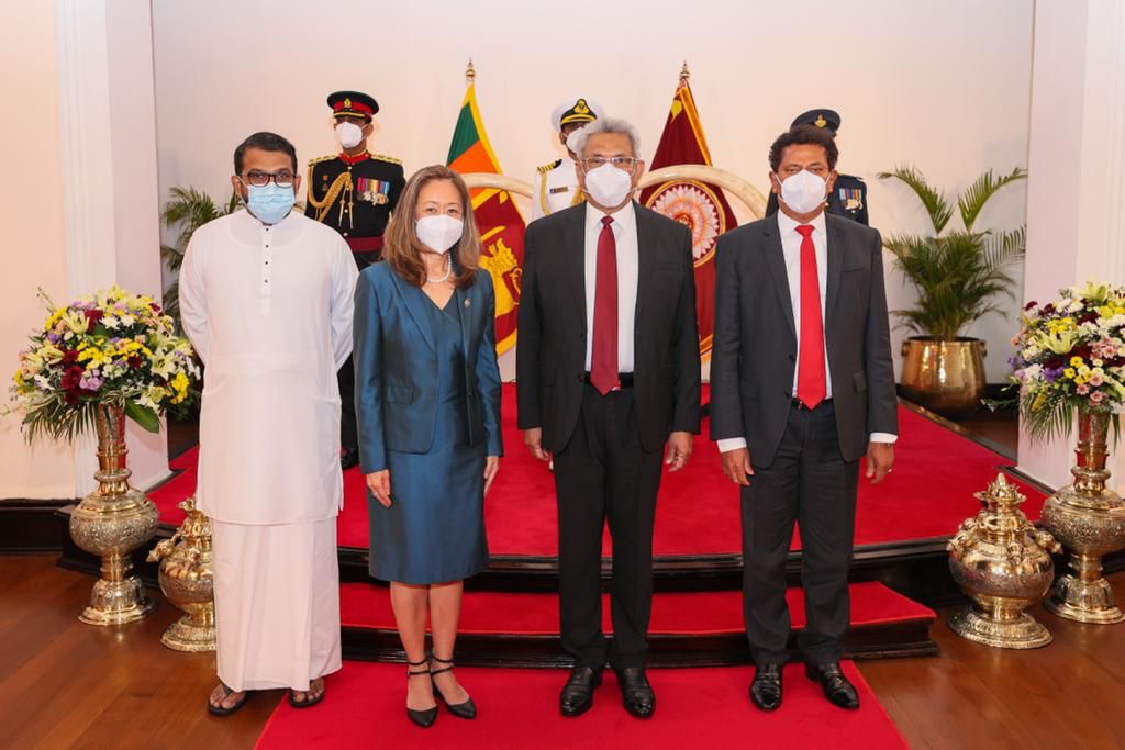 U.S. Ambassador Chung Presents Credentials to President Rajapaksa 