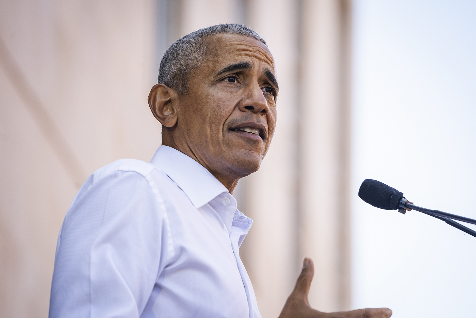 Former US President Barack Obama tests positive for #Covid19
