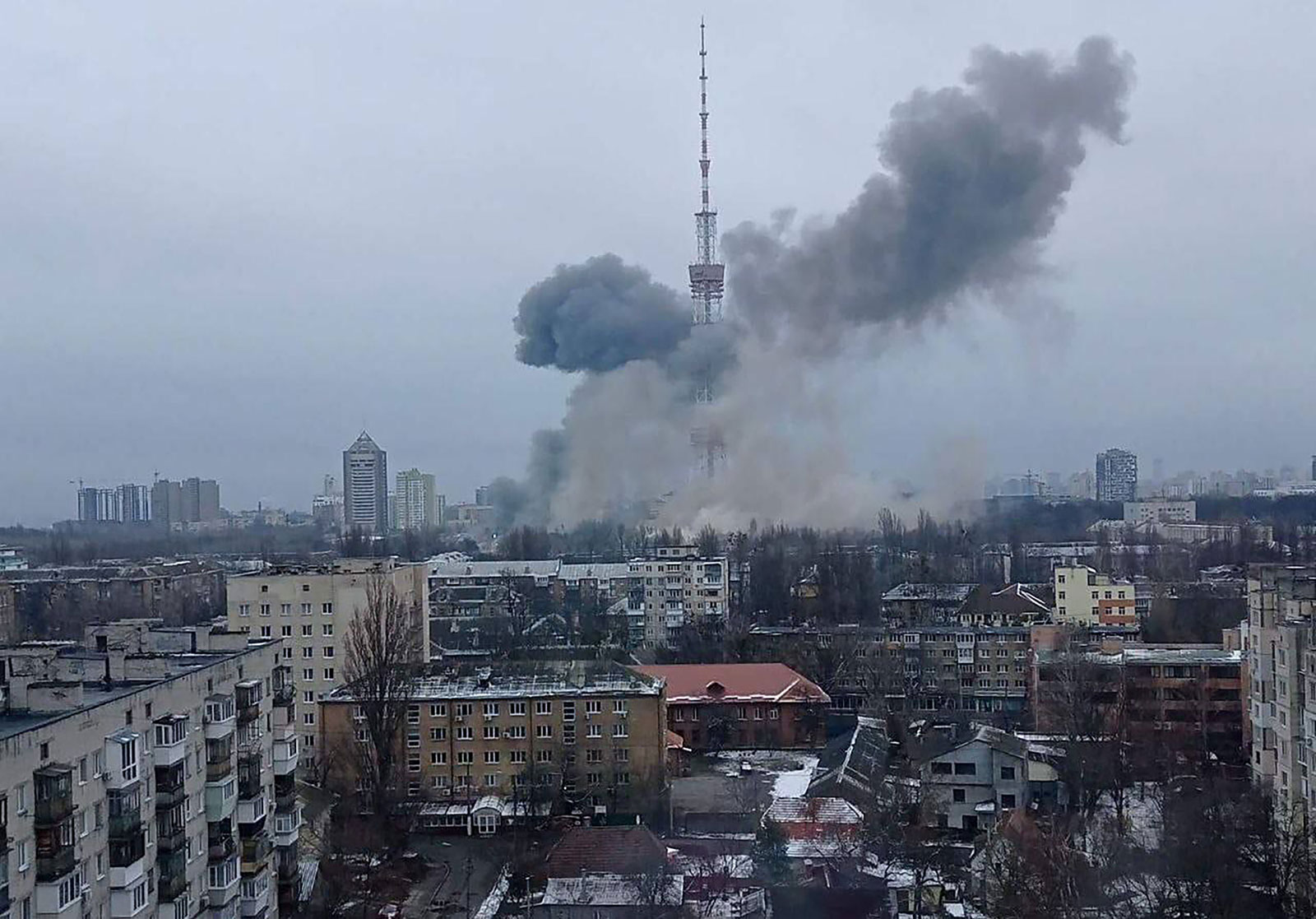 #UkraineRussiaWar Five killed in Russian strike on Kyiv TV tower