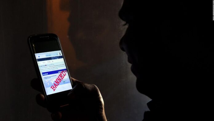 Sri Lanka blocks social media