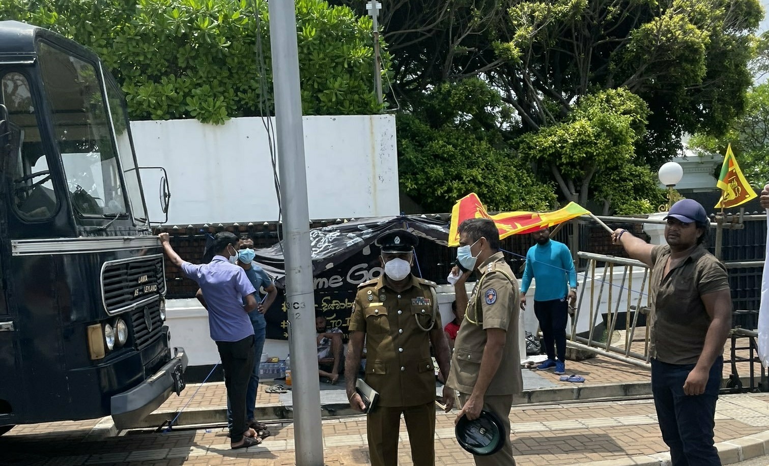 Court order to remove protestors & structures near Temple Trees