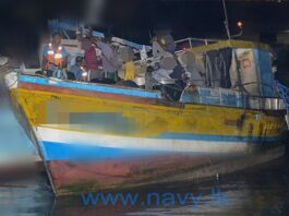 35 persons attempting to illegally migrate held by Navy