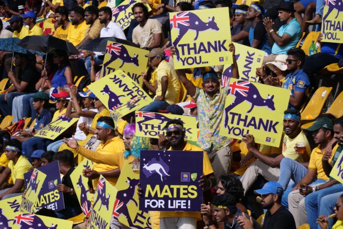 Amazing gratitude shown by the fans in Colombo
