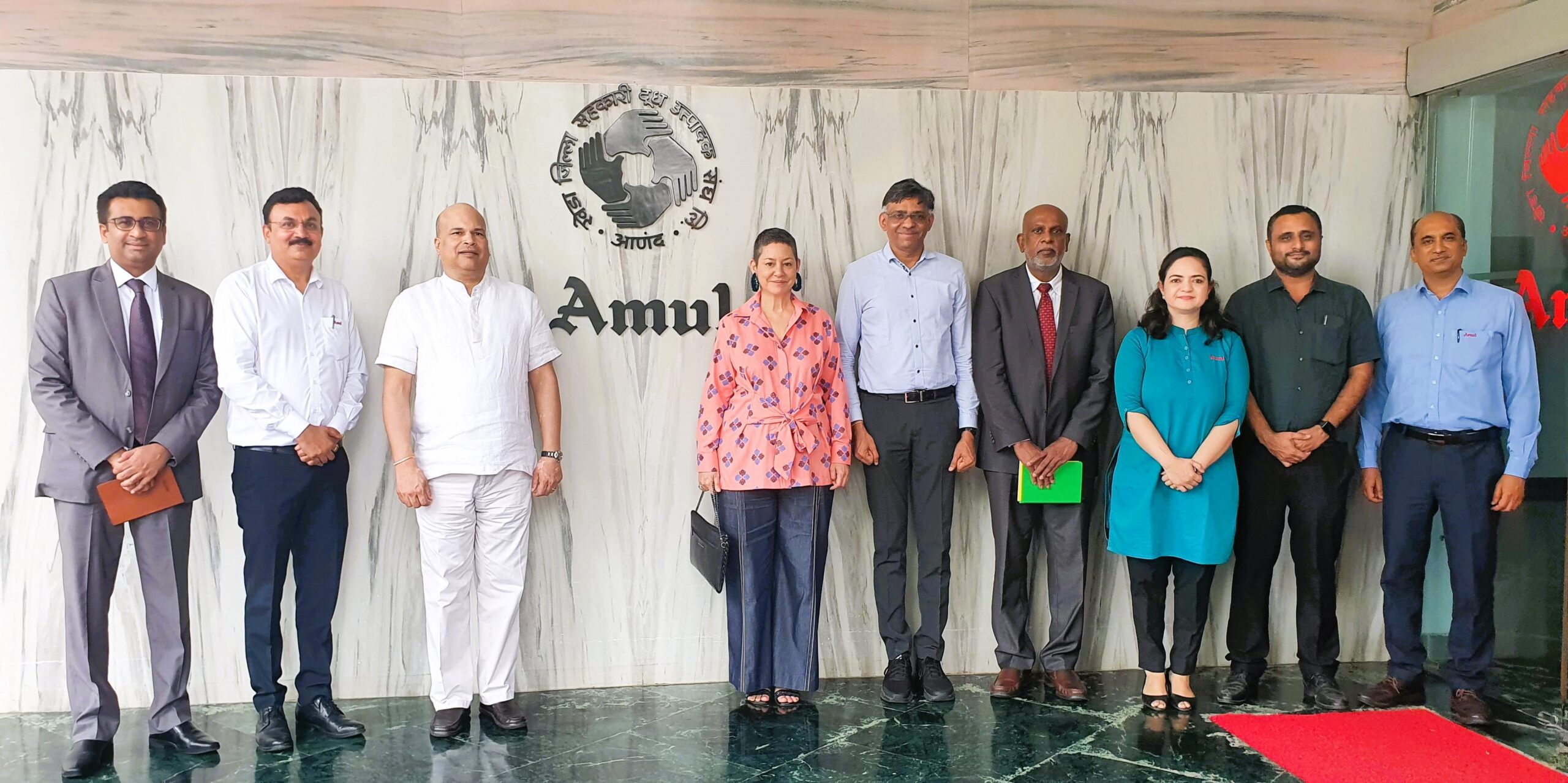 High Commissioner Moragoda visits Amul Headquarters in Gujarat; discusses ways and means to enhance dairy sector cooperation