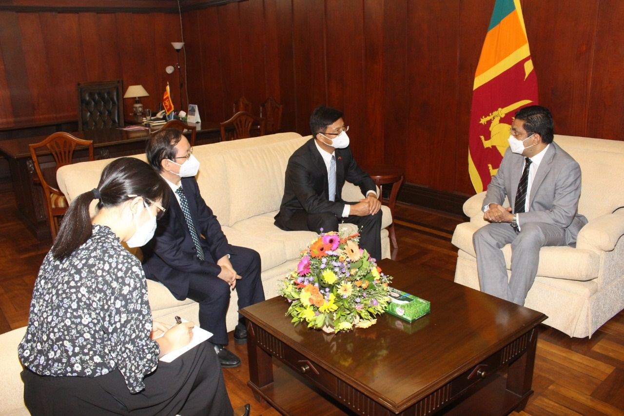 Chinese Ambassador paid a courtesy call on Foreign Minister Ali Sabry