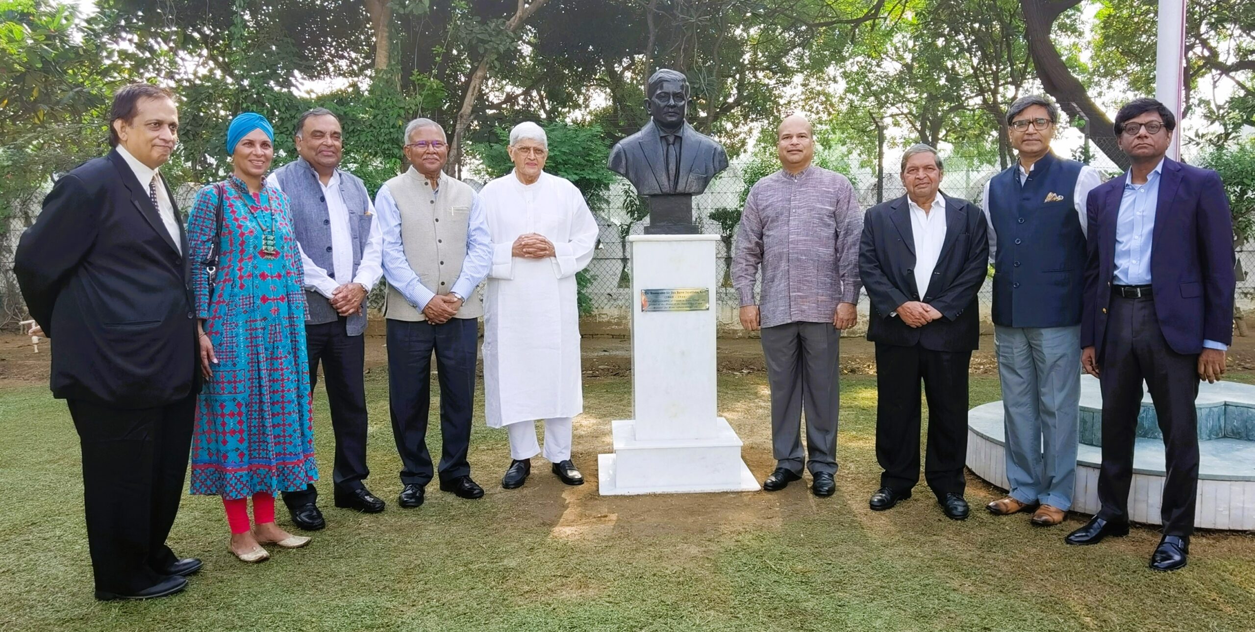 <strong>A bust of Sir D.B. Jayatilaka, first Representative of Sri Lanka to India unveiled at the High Commission of Sri Lanka in New Delhi</strong>
