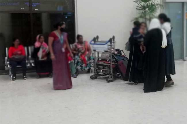 15 more domestic workers stranded in Oman return to Sri Lanka