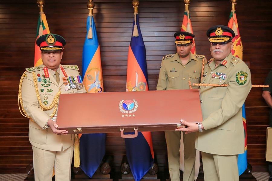 Pakistan Army pledges fullest support to SL military