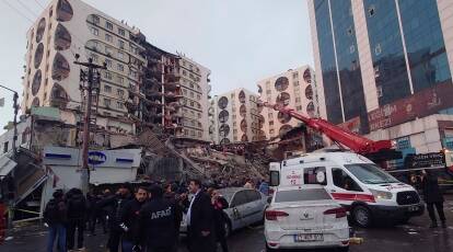 Powerful quake kills more than 200 people in Turkey, Syria
