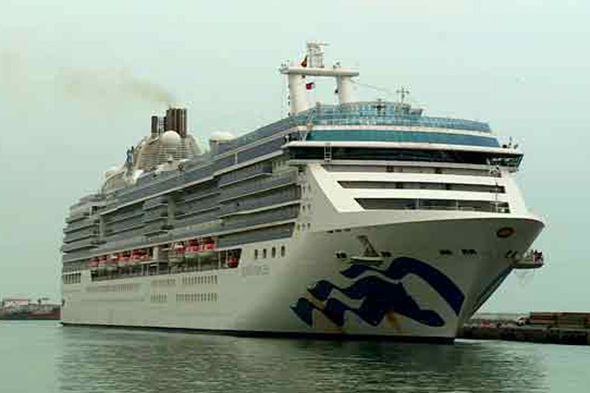 Luxury cruise ship ‘Princess Cruise’ docks at Colombo Port