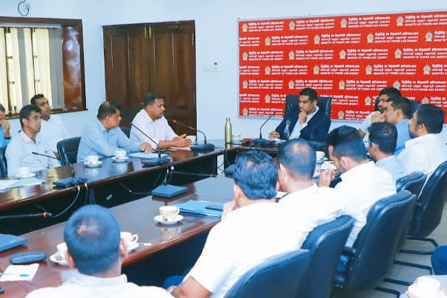Kanchana meets representatives of CPC & CPSTL unions