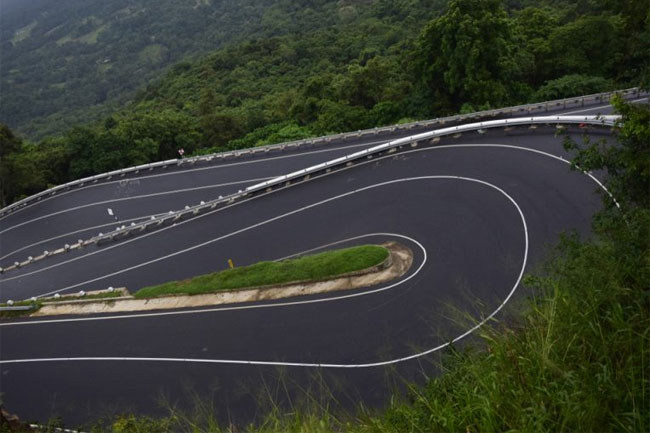Second hairpin bend of ‘18 Wanguwa’ reopened for traffic