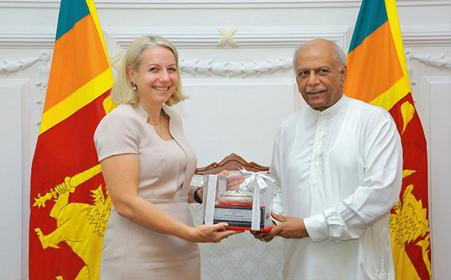 PM commends outgoing British envoy’s efforts to promote UK-Sri Lanka ties