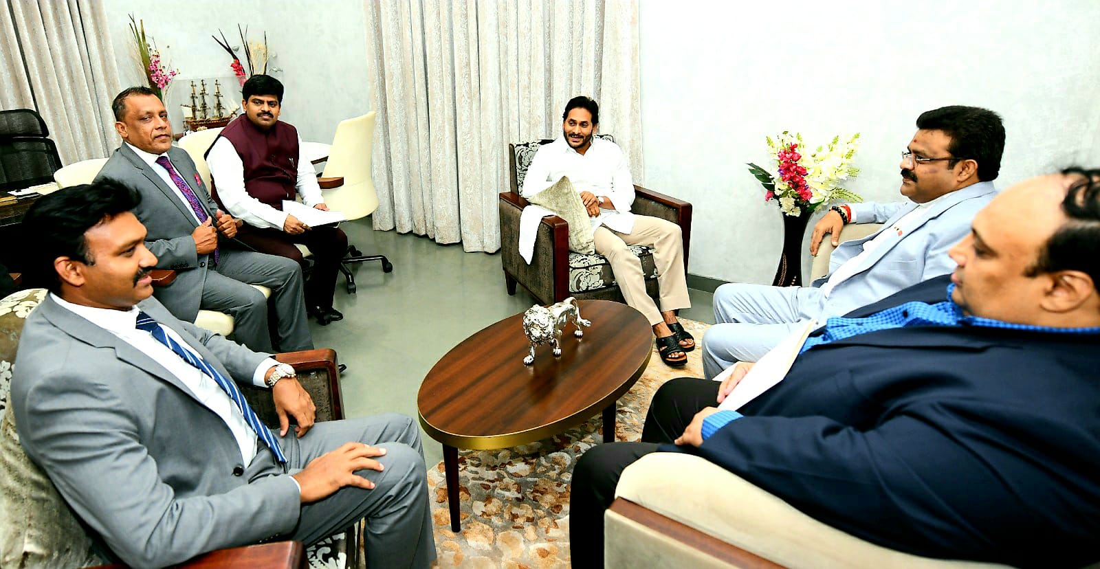 The Deputy High Commissioner of Sri Lanka and the Governor of Eastern Province meet Chief Minister of Andhra Pradesh