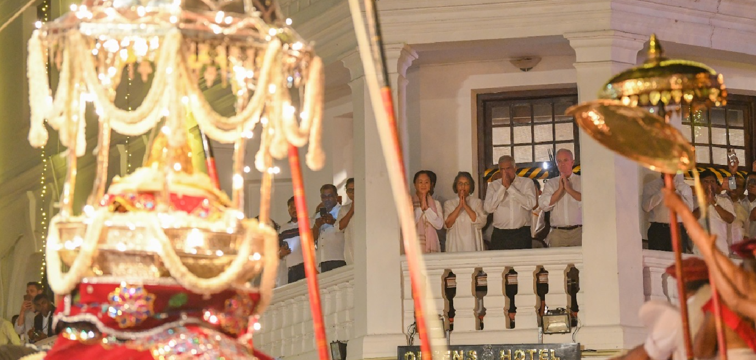President joins spectators to witness final Randoli Esala Perahara