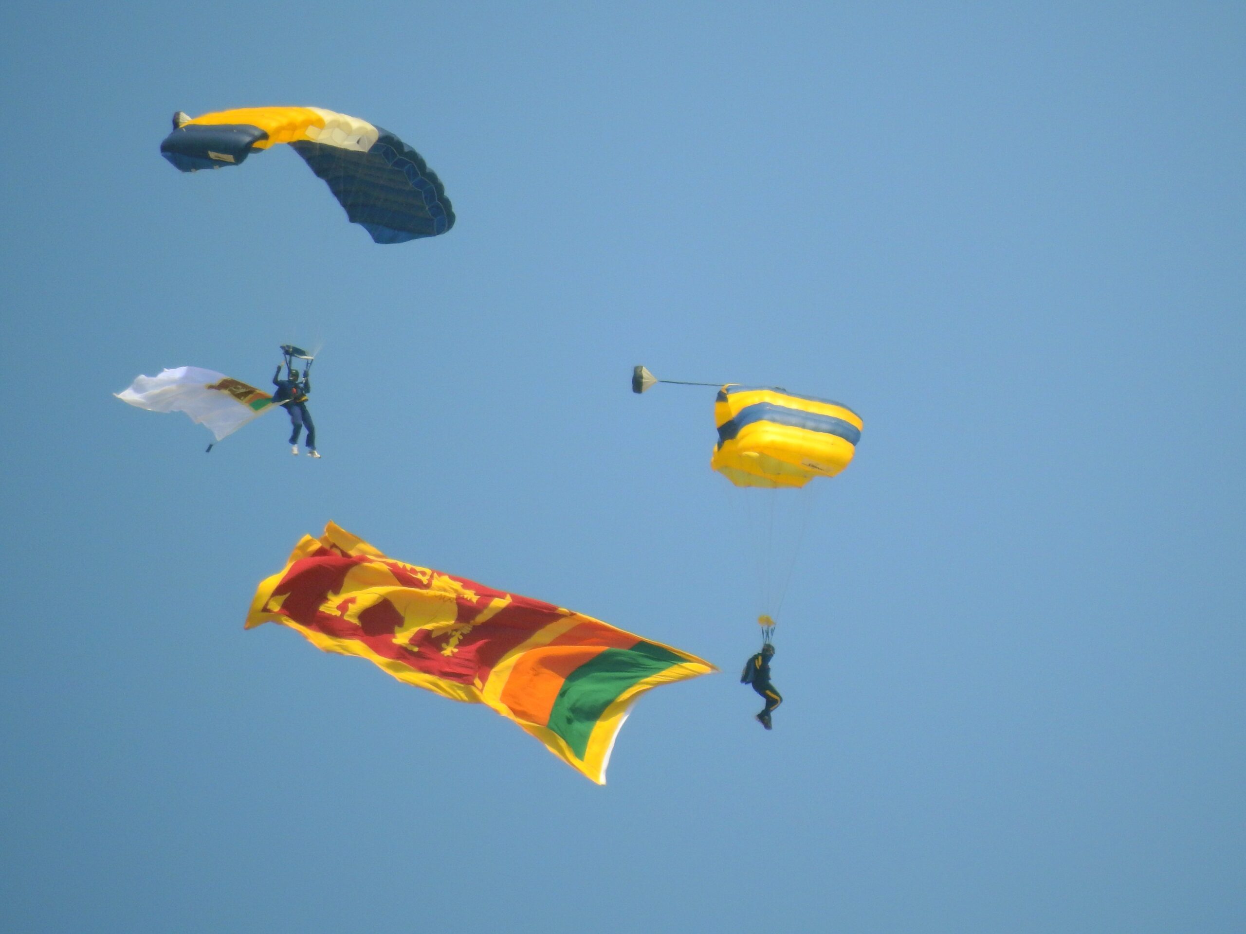 Paratrooper injured, two others land on building during Independence Day rehearsals