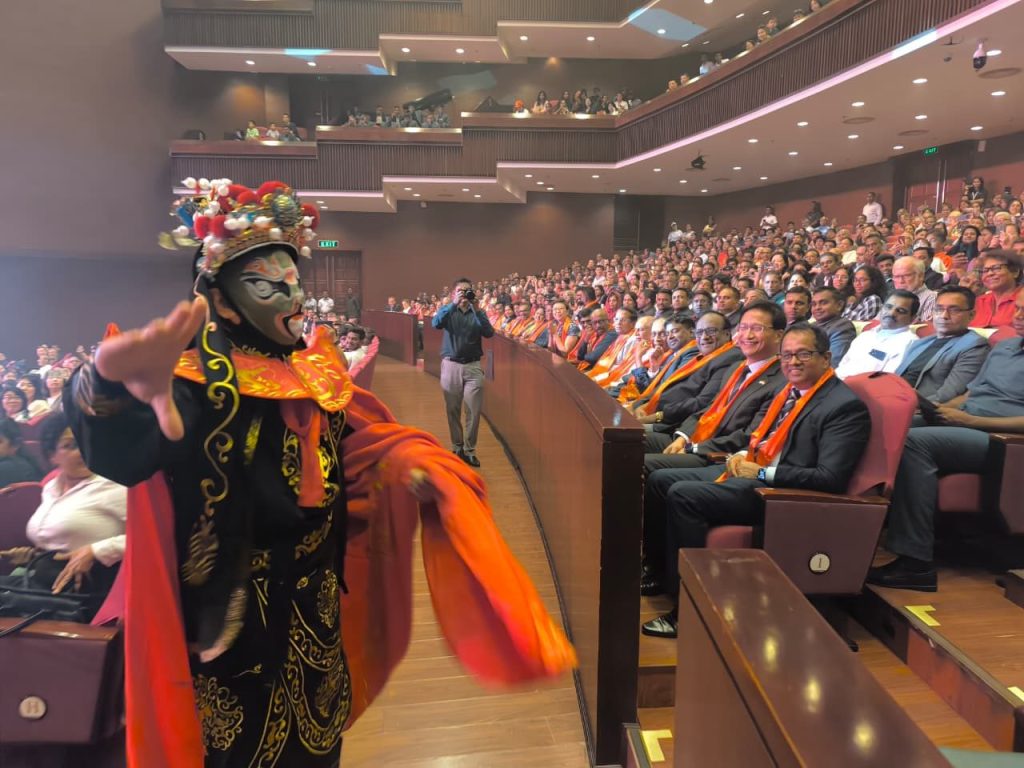 Cultural Grandeur: Ambassador Qi Hosts Spectacular Chinese New Year Showcase in Sri Lanka